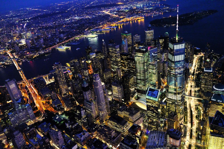 New Yorkban sok a halálos áldozat, Floridában újranyitottak strandokat