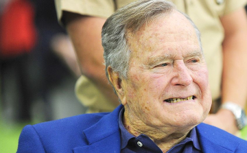 Intenzív osztályra került George H. Bush volt amerikai elnök, túl van az életveszélyen