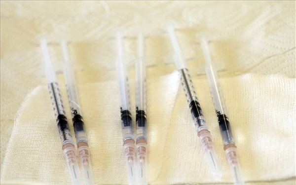 Megérkezett a gyerekek oltására alkalmas vakcina a Heim Pál Gyermekkórházba