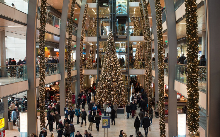 Eszméletlen sokat költöttünk decemberben az üzletekben