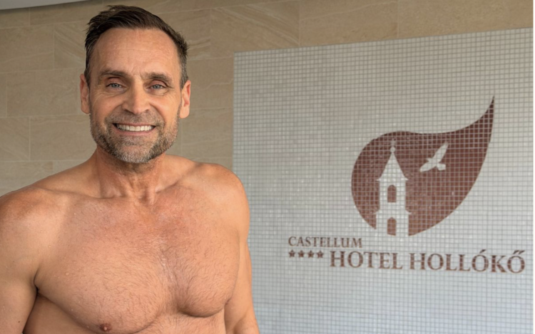 Katus Attila Hollókőn kereste a tökéletes „Aktív” helyszínt!