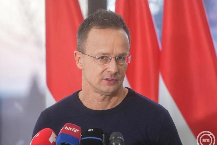Szijjártó Péter: minden határon túlmegy, hogy Volodimir Zelenszkij halálosan megfenyegette Orbán Viktort