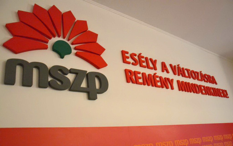 Nagy László: anomáliák a nyíregyházi pedagógus-életpályamodellben