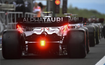 Spanyol Nagydíj - Piastri vezérletével kettős McLaren-győzelem Barcelonában