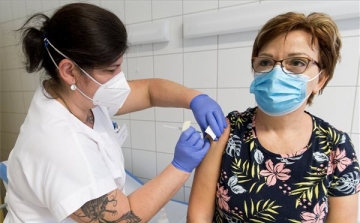 Müller Cecília: átgondolt oltási terv szerint halad a vakcináció