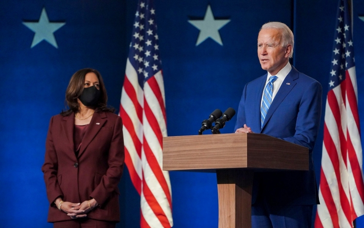 Biden elnök trágár módon lehülyézte a Fox News tudósítójától