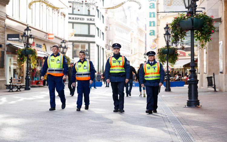 Kiemelten figyel a rendőrség a forgalmas helyszínekre