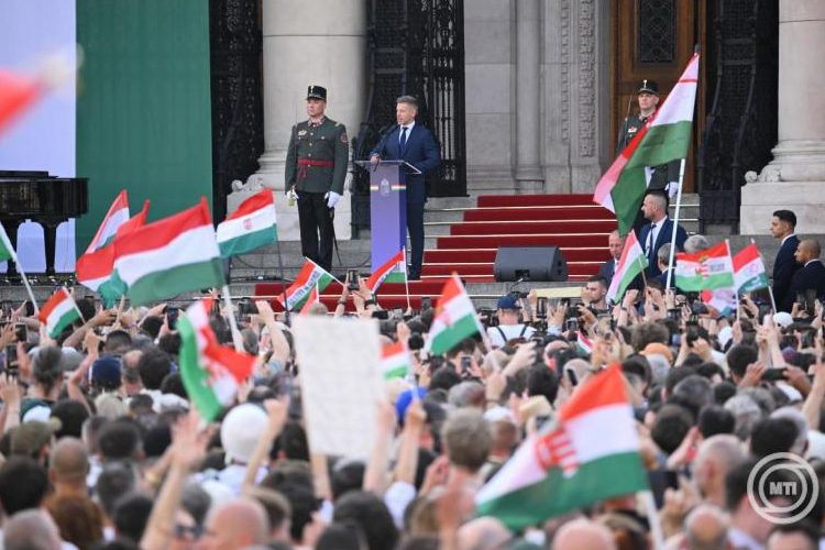 Magyar Péter: a mai nap annak a közös hitnek a beteljesedése, hogy Magyarország képes újra talpra állni
