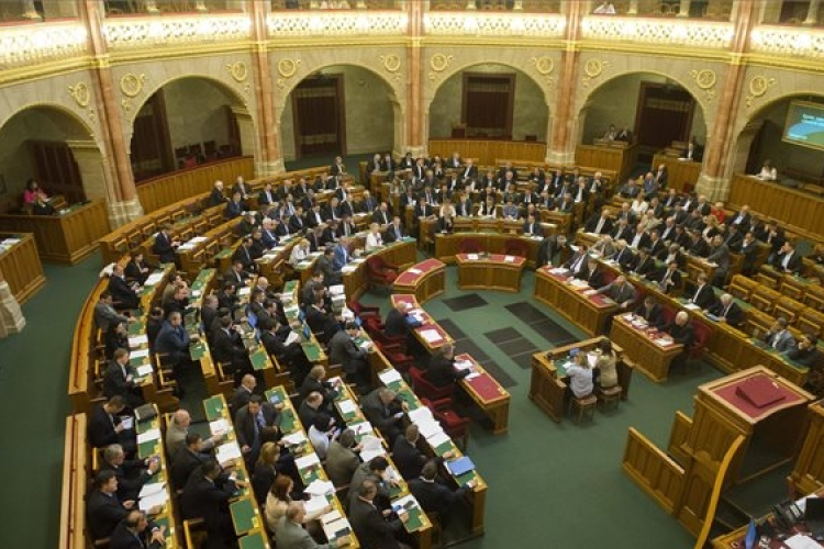 Több mint kétszáz törvényjavaslatot fogadott el a parlament idén 