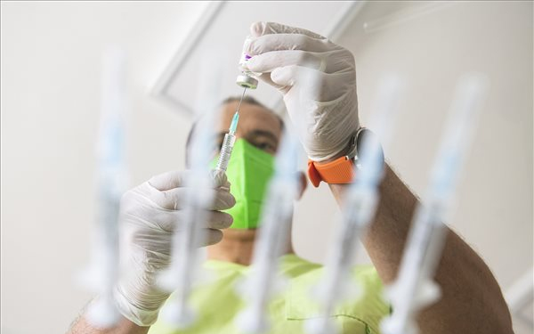 Olaszországban továbbra is akadozik az oltás