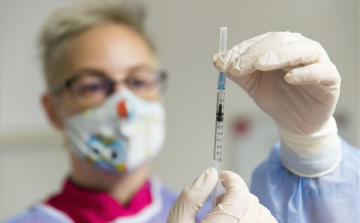 Heteken belül engedélyezteti az 5-11 éves korcsoportnak fejlesztett vakcinát a BioNTech